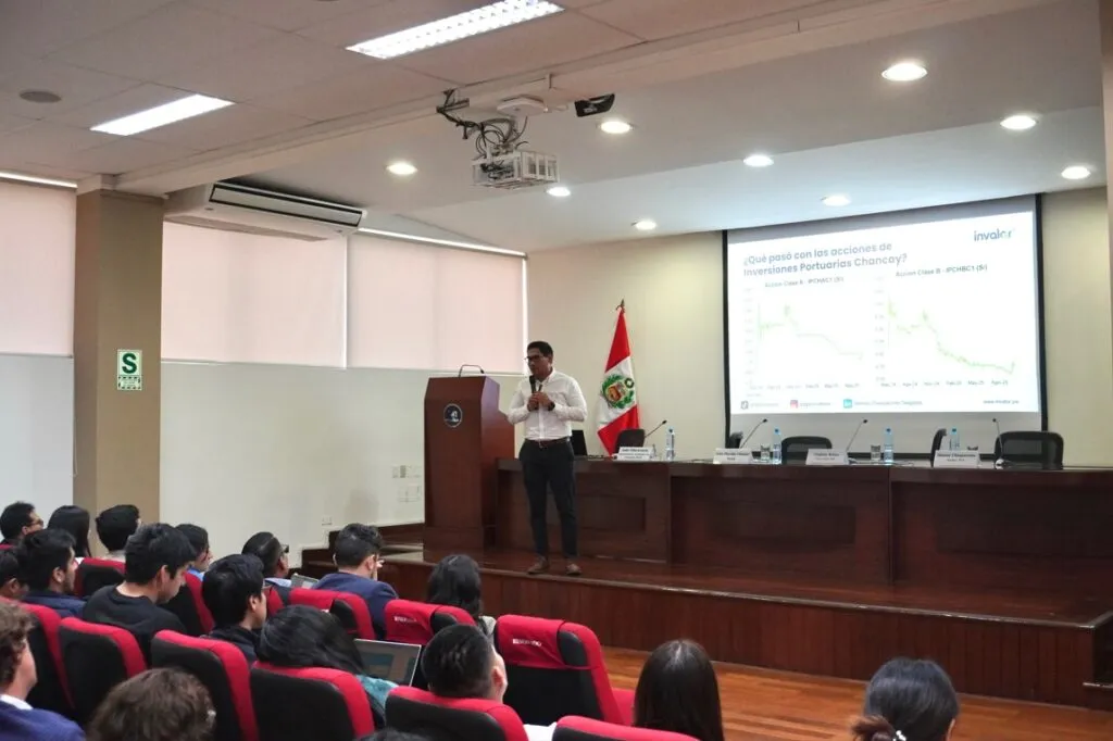 Ponencia de InValor en la Pontificia Universidad Católica del Perú